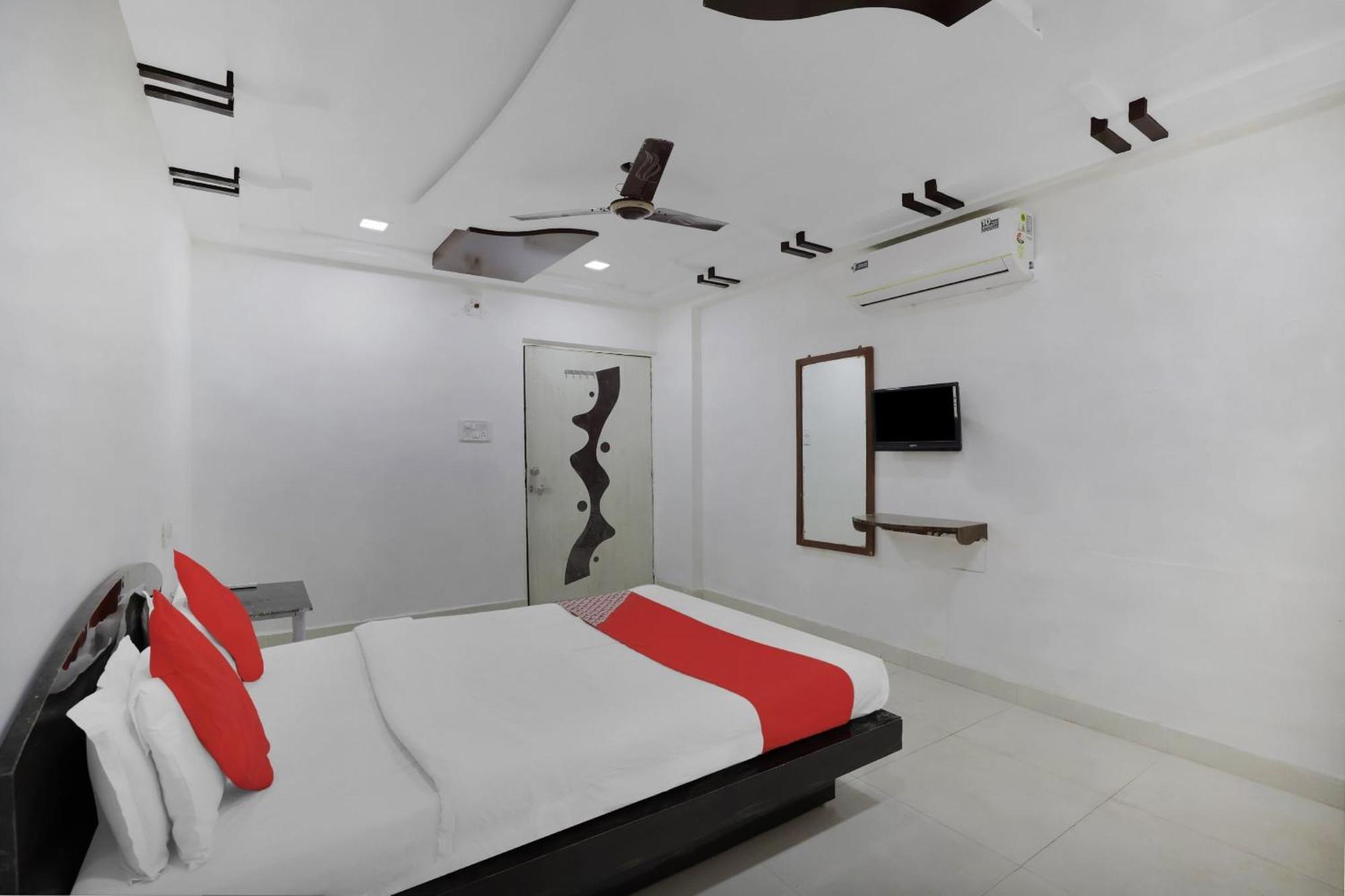 Hotel O Rudra Palace Αχμπανταμπάντ Εξωτερικό φωτογραφία