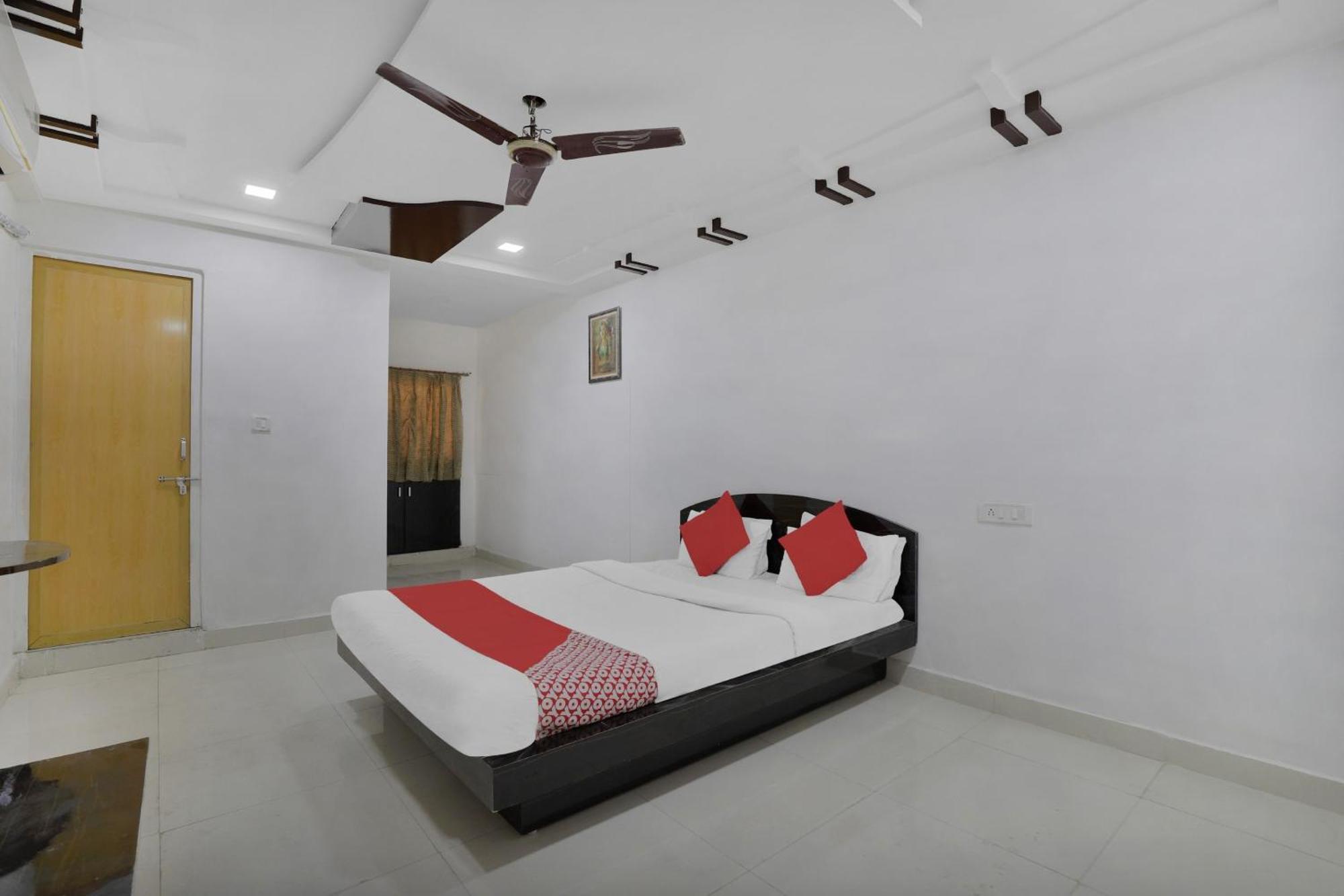 Hotel O Rudra Palace Αχμπανταμπάντ Εξωτερικό φωτογραφία