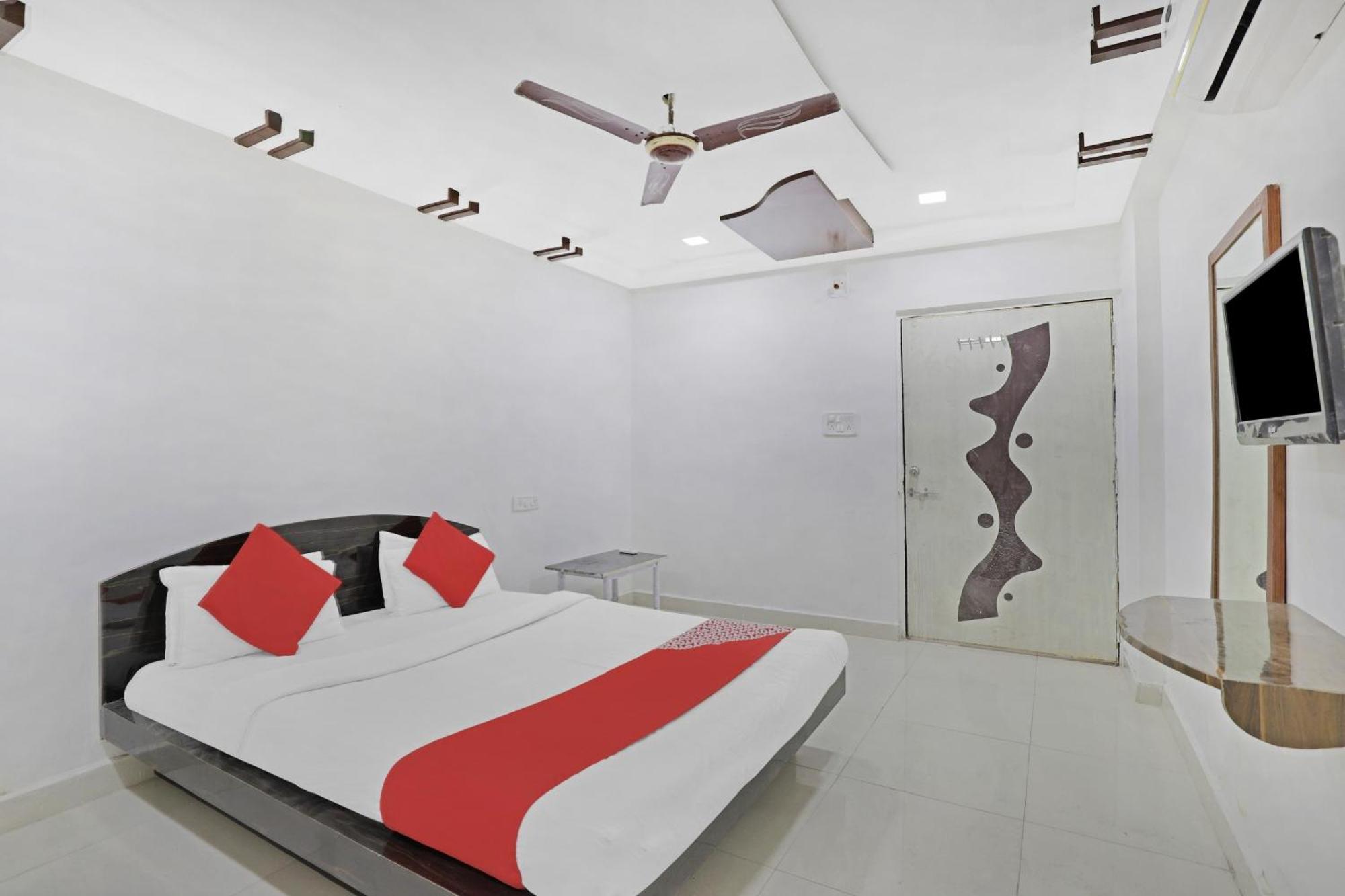 Hotel O Rudra Palace Αχμπανταμπάντ Εξωτερικό φωτογραφία