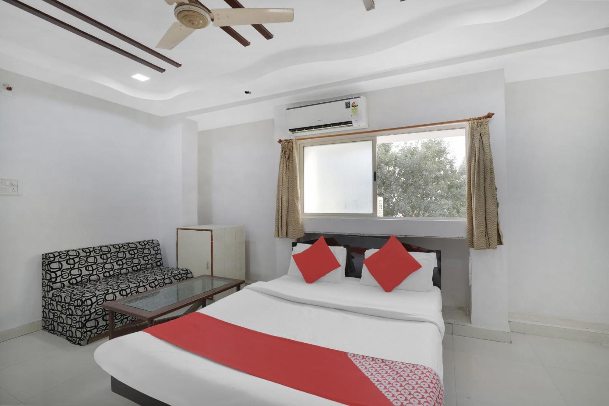 Hotel O Rudra Palace Αχμπανταμπάντ Εξωτερικό φωτογραφία