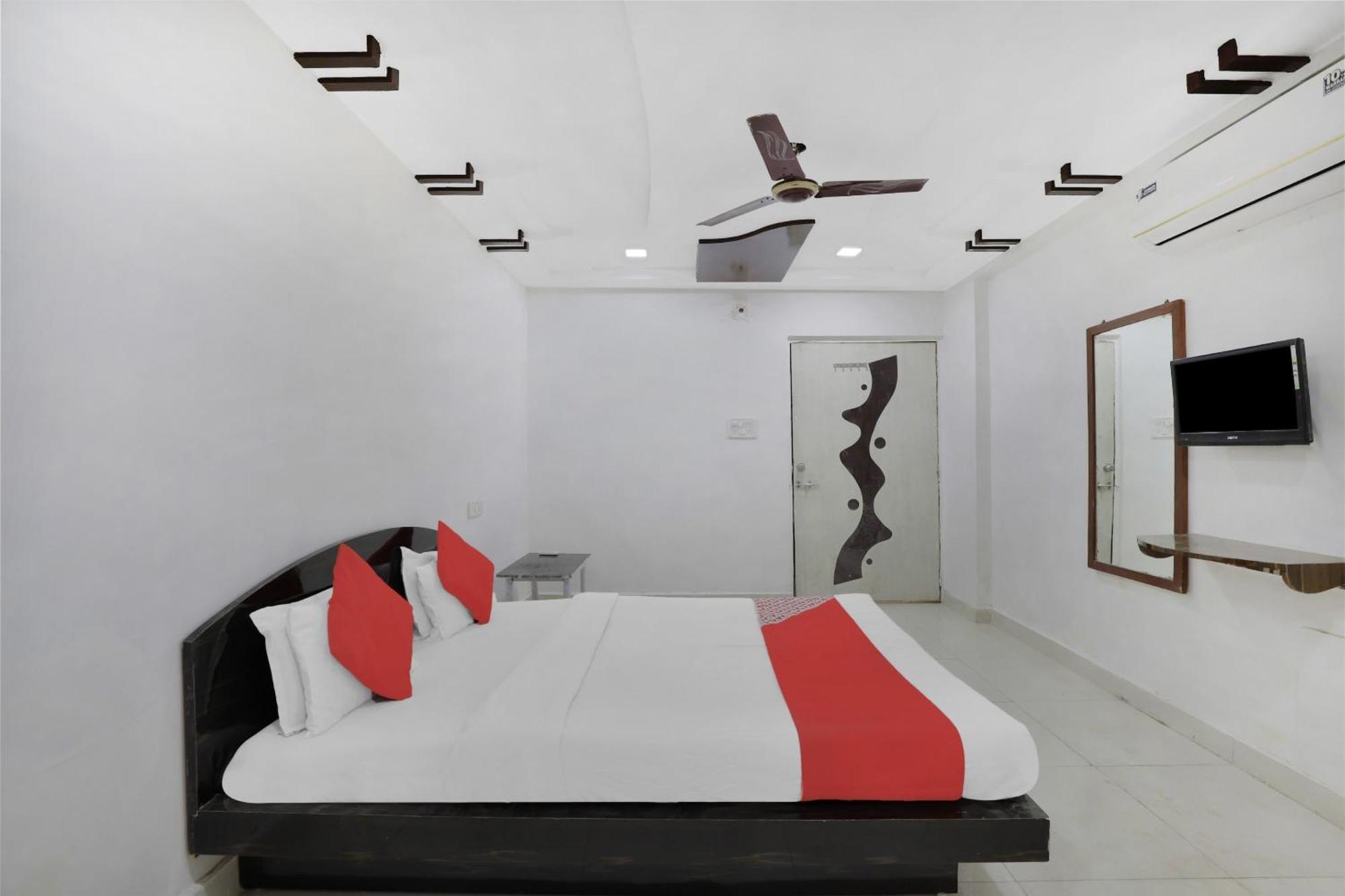 Hotel O Rudra Palace Αχμπανταμπάντ Εξωτερικό φωτογραφία