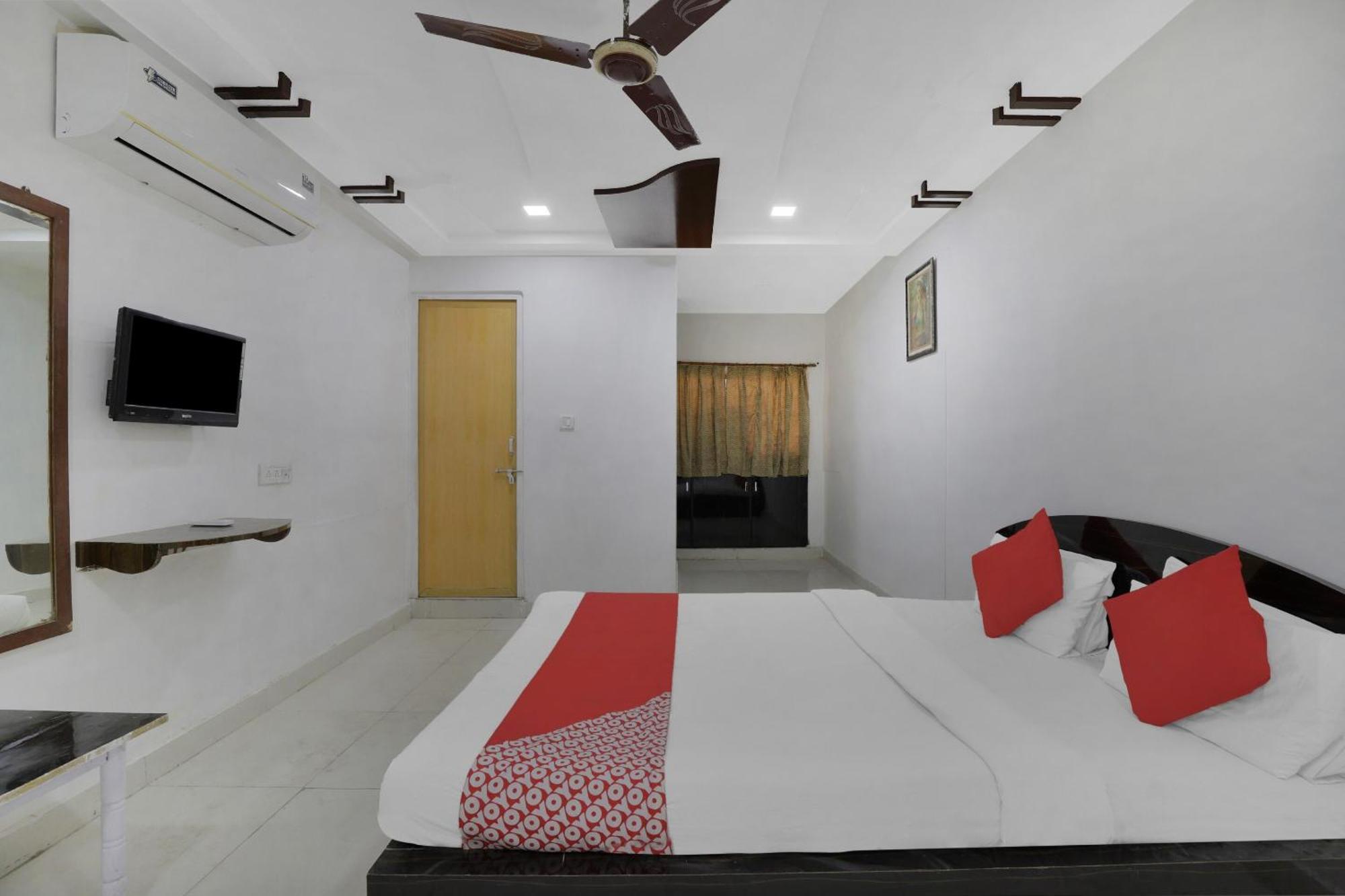 Hotel O Rudra Palace Αχμπανταμπάντ Εξωτερικό φωτογραφία